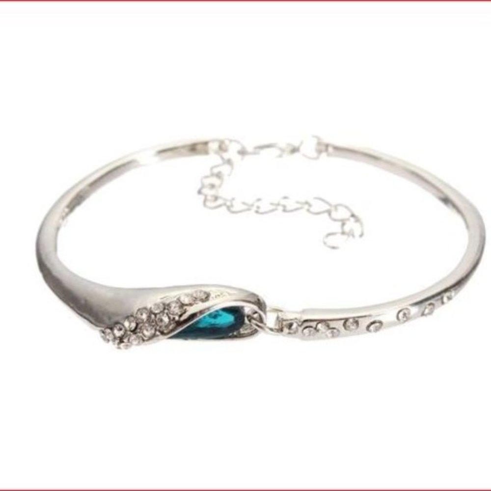 Ladies Charming Blue Rhinestone Silver Hand Chain